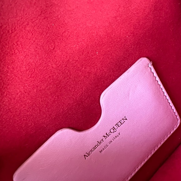 ❌❌SOLD NWT Alexander McQueen Skull Quilted Shoulder Bag - Picture 7 of 10